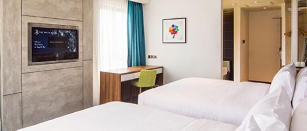 The Smith House Hotel Пантай Ченанг Екстериор снимка