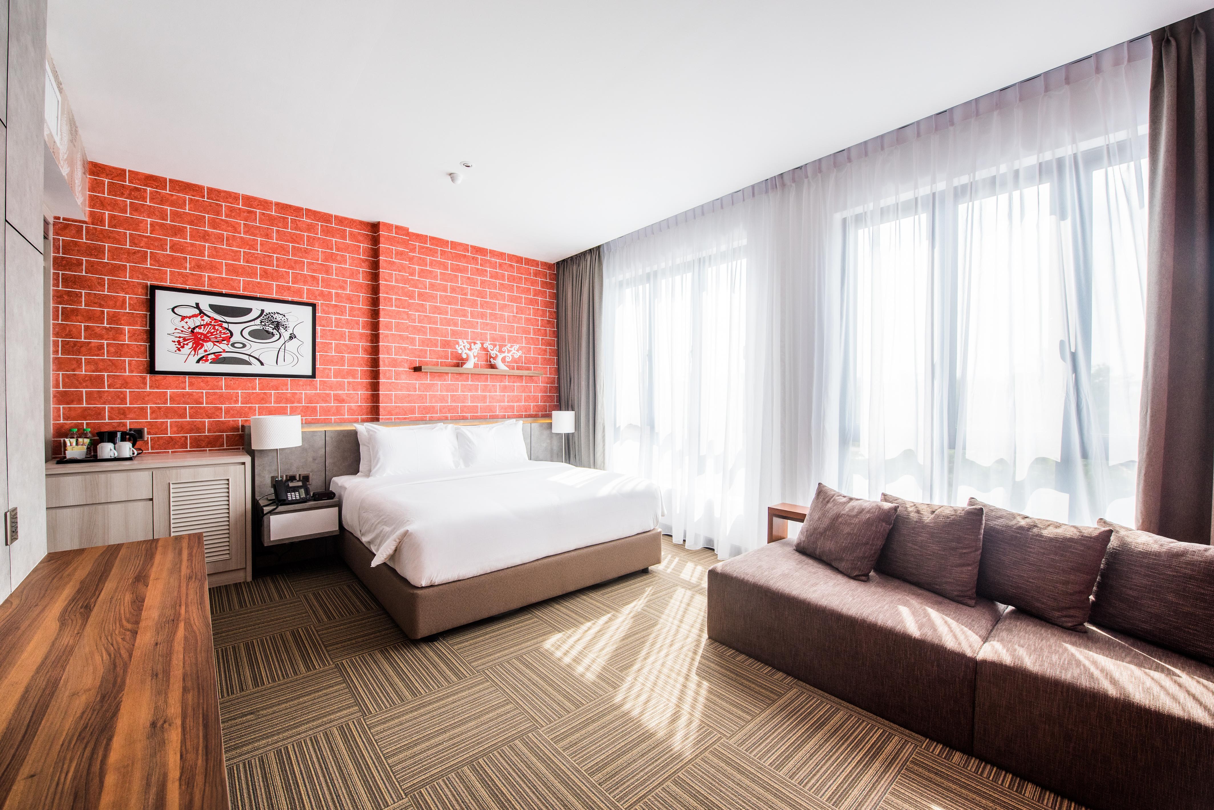 The Smith House Hotel Пантай Ченанг Екстериор снимка