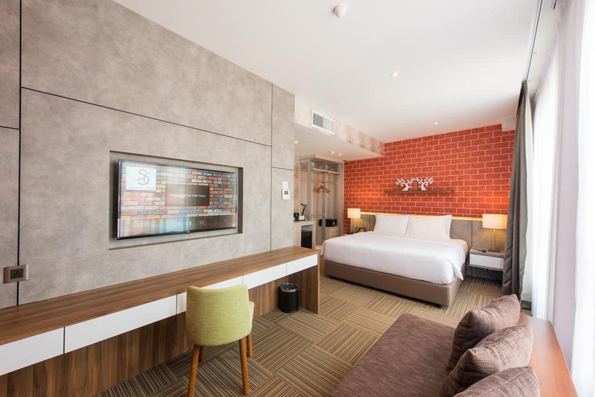 The Smith House Hotel Пантай Ченанг Екстериор снимка