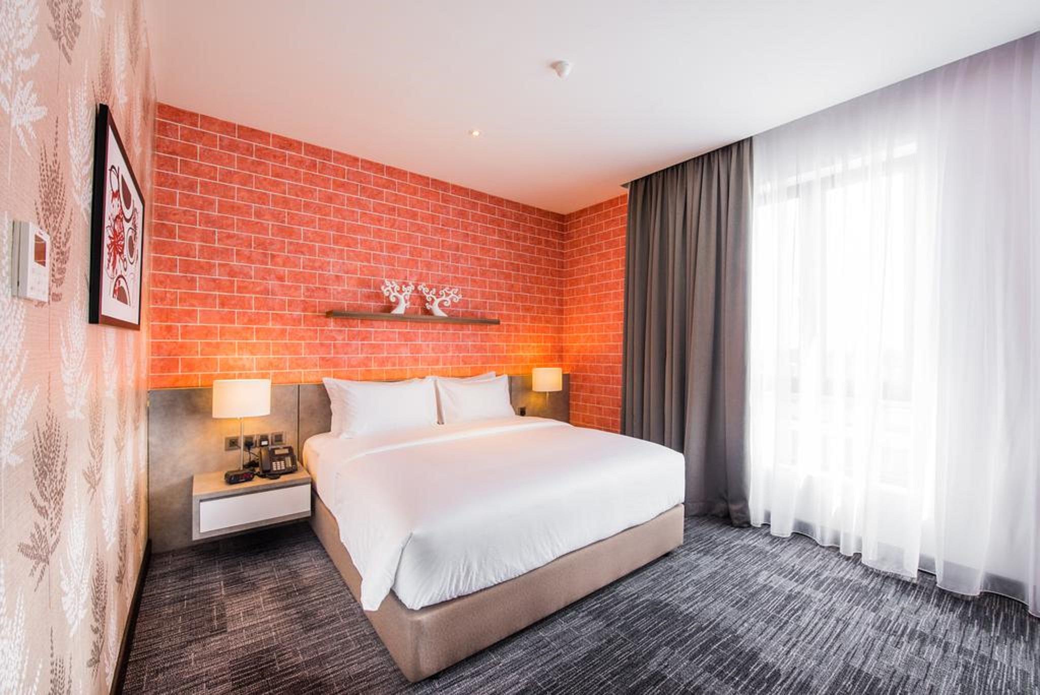 The Smith House Hotel Пантай Ченанг Екстериор снимка